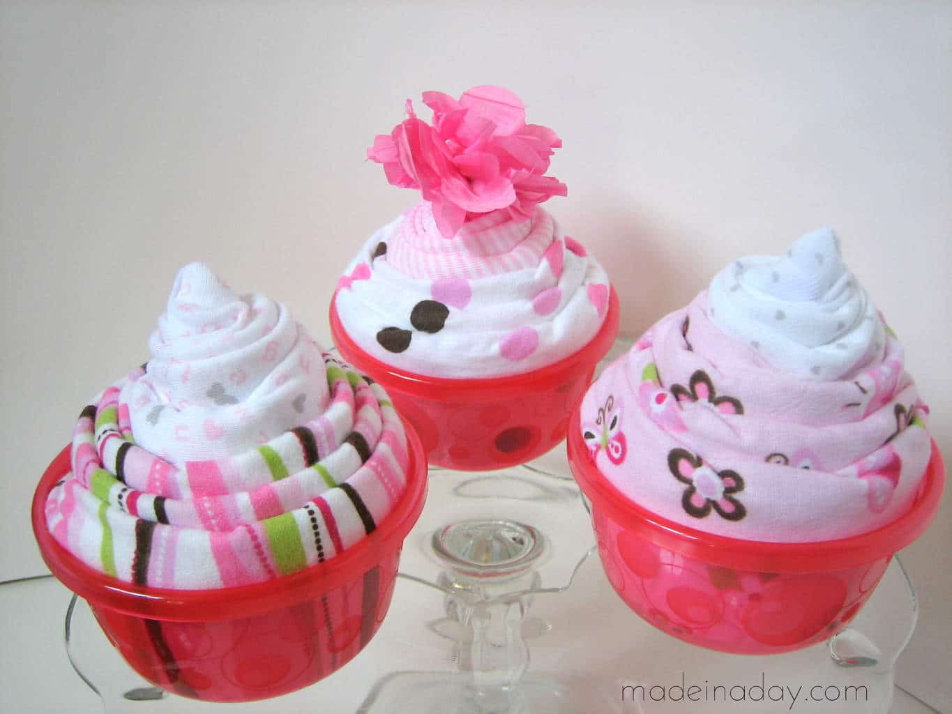 Baby Blanket & Onesie Cupcakes!