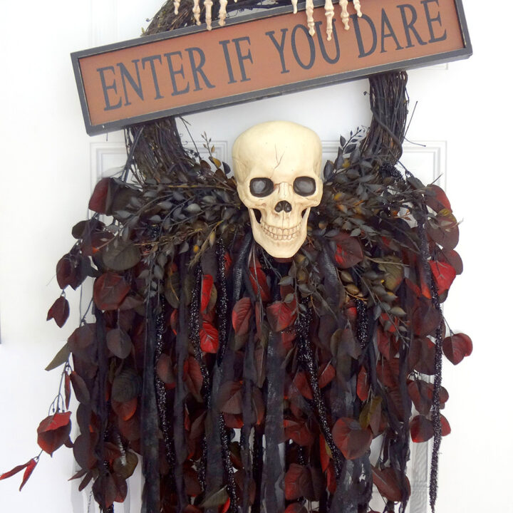 Image for Breathtaking Creepy Skeleton Skull Wreath
