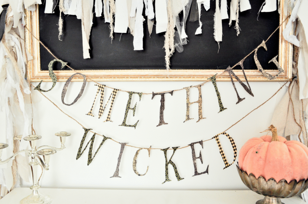 Something Wicked Halloween Garland 