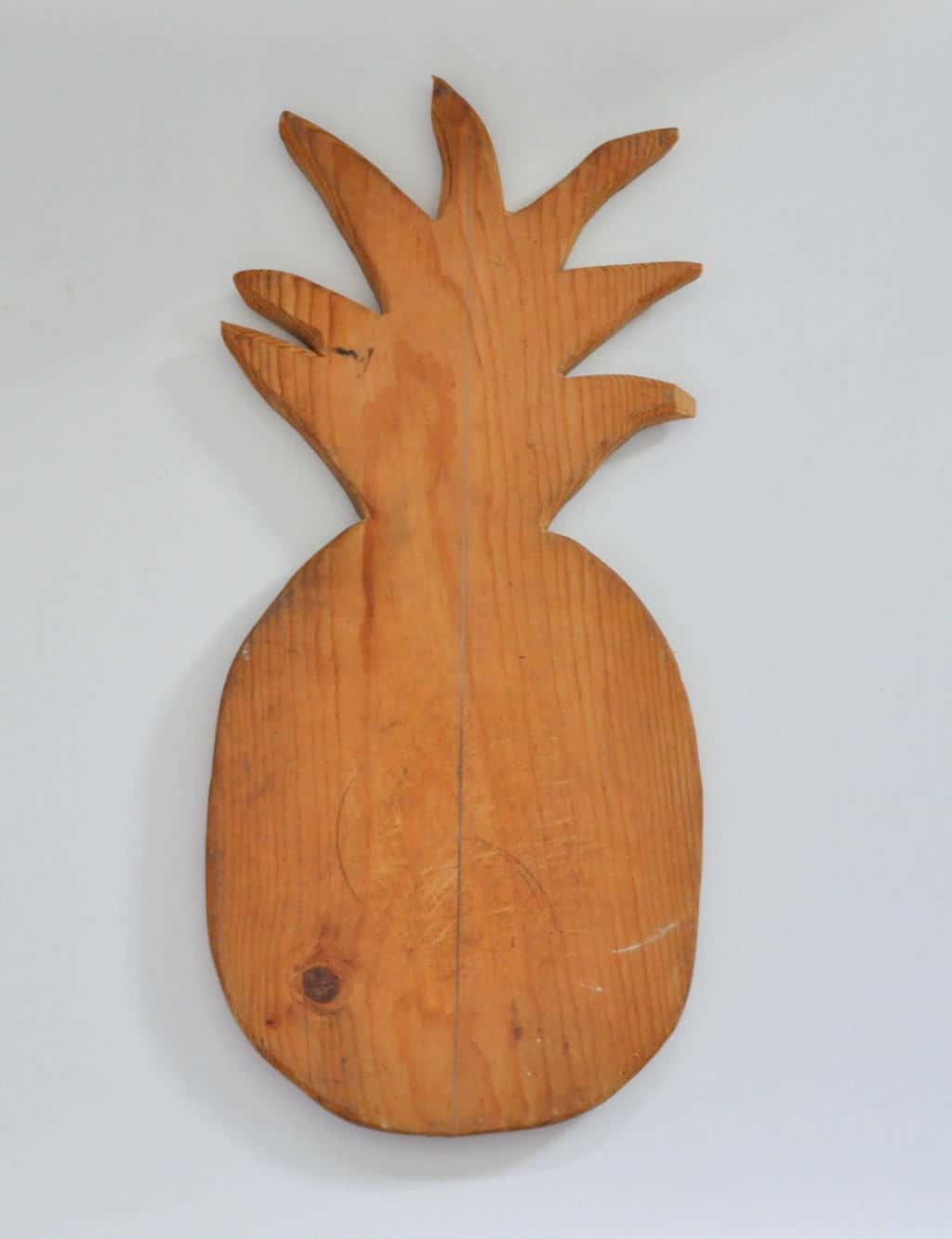 pineapple shaped wooden chopping board with