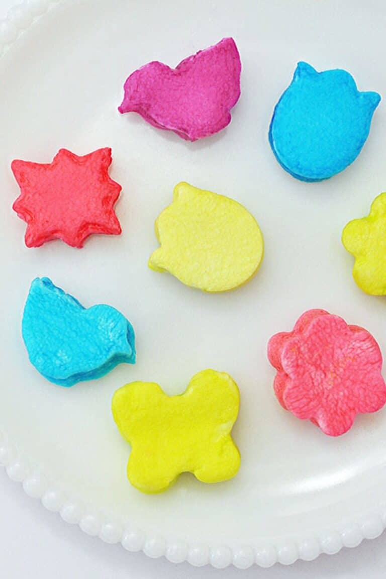 How to Dip Dye Marshmallows with Food Coloring