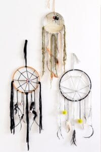 Simple DIY Creepy Halloween Dreamcatchers