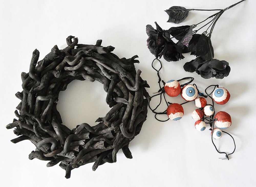 DIY Eyeball Wreath - Easy To Make Halloween Wreath Idea - Dear Creatives