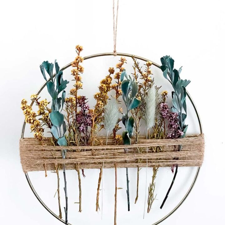 Image for How To Make a Dried Flower Wreath with Twine