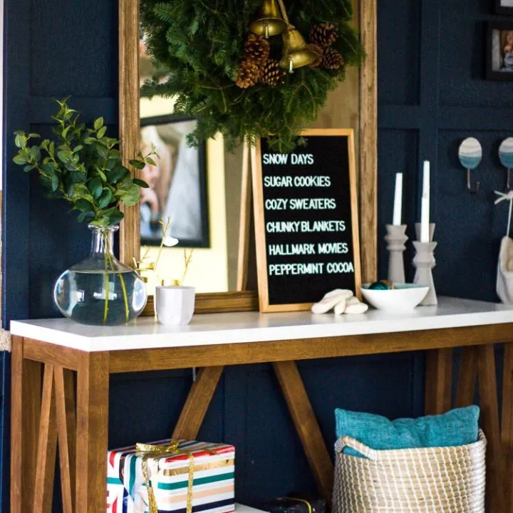 Image for 10-Minute Christmas Decor In The Entryway