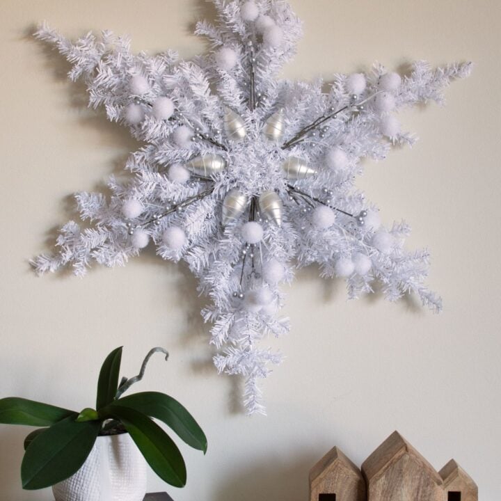 Image for DIY Christmas Decoration: Snowflake Wreath
