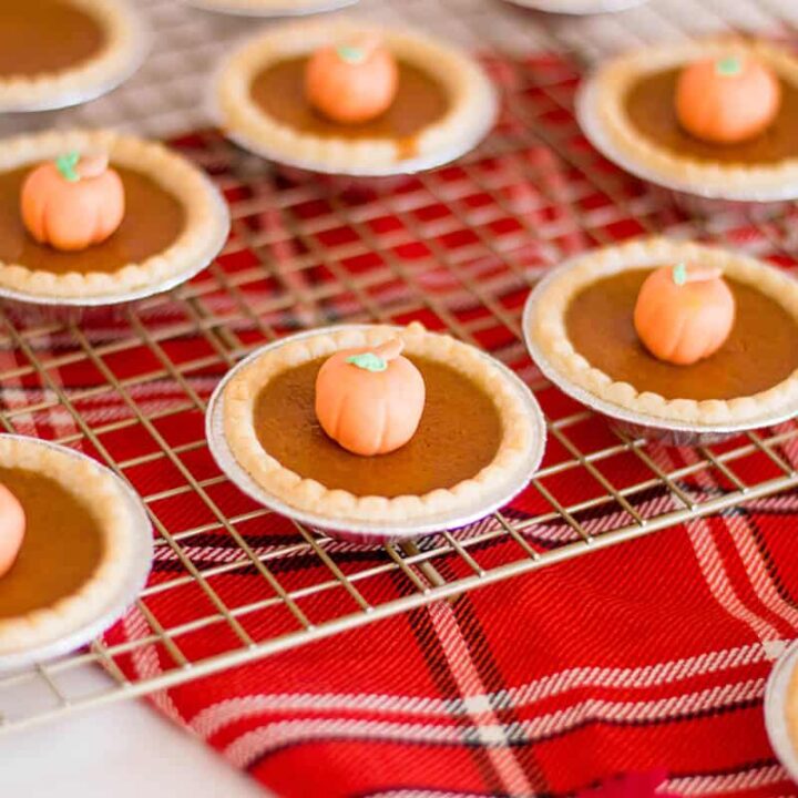 Image for Mini Pumpkin Pies with a Fondant Pumpkin Topping