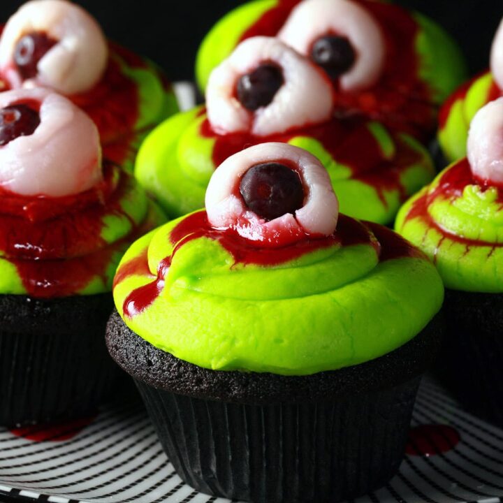 Image for Easy Bloody Eyeball Halloween Cupcakes