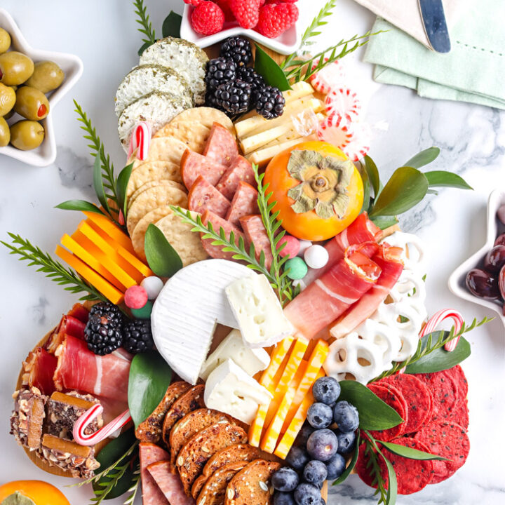 Image for How to Make a Christmas Charcuterie Board
