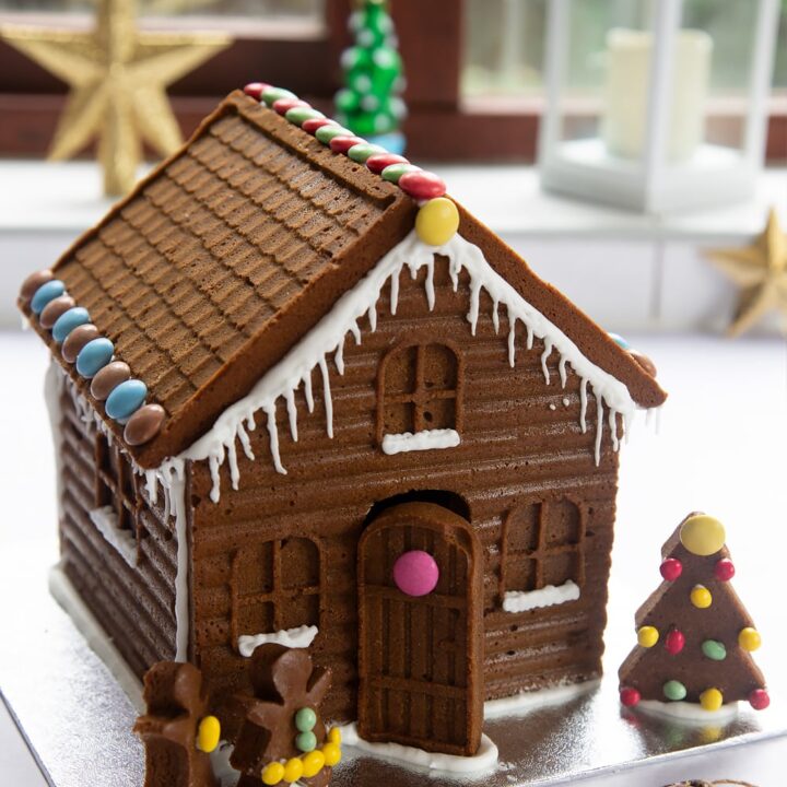 Image for How to Make a Gingerbread House (Recipe Included)