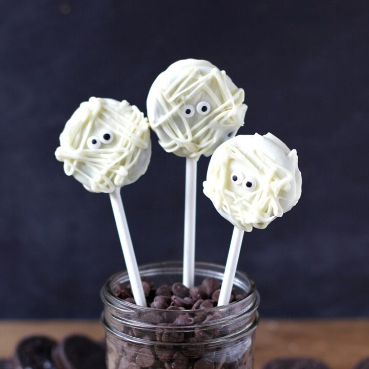 Image for Easy Halloween Oreo Mummy Pops