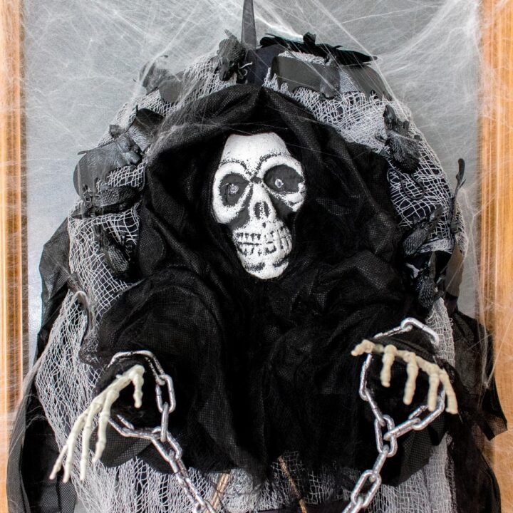 Image for Easy DIY Halloween Skeleton Wreath