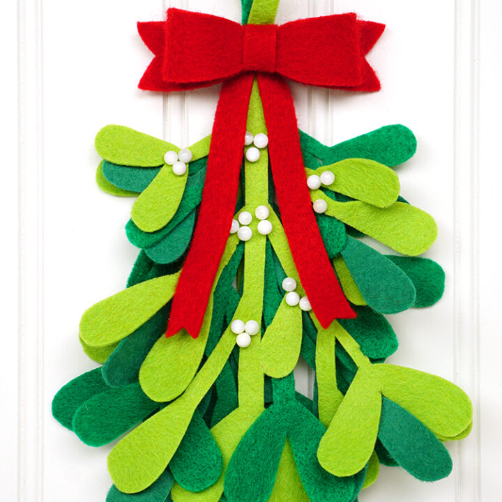 Image for DIY Christmas Decorations: Felt Mistletoe