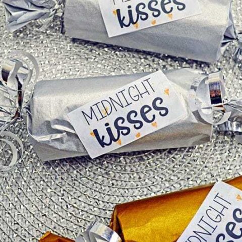 Image for Midnight Kisses New Year’s Eve Party Poppers