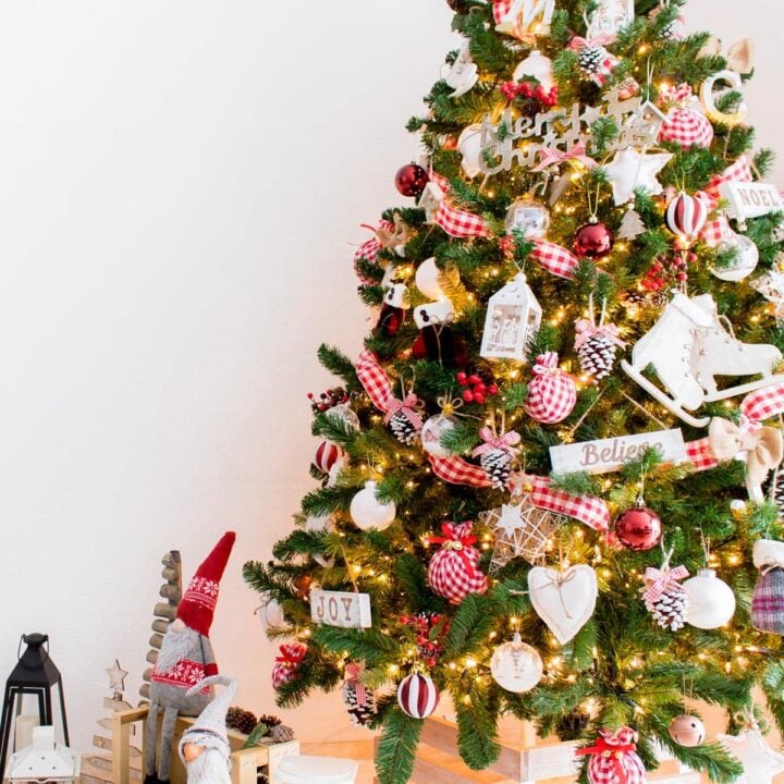 Image for Rustic Buffalo Plaid Red and White Christmas Tree