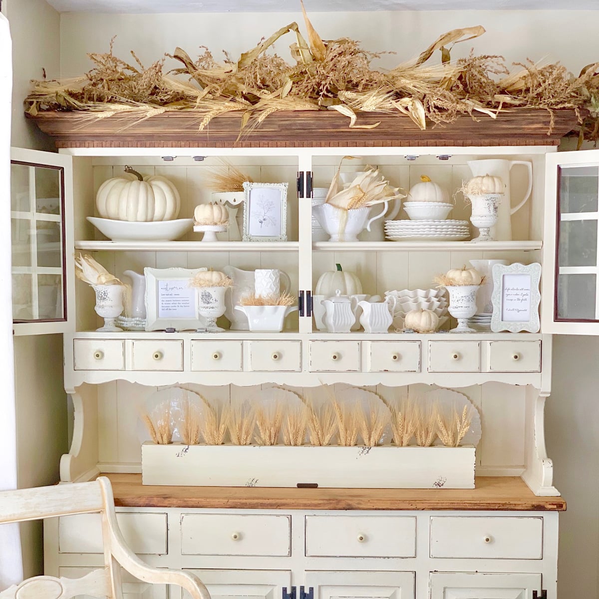 Image for 7 Stunning Ways to Elevate Your Fall Neutral Decor Using Wheat