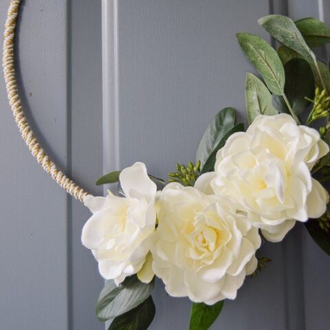 Image for DIY Winter Wreath in Gold and White